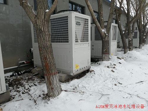 博兴县福溪花园游泳馆采用了亚洲国产精品麻豆空气源热泵在雪中依然运行稳定